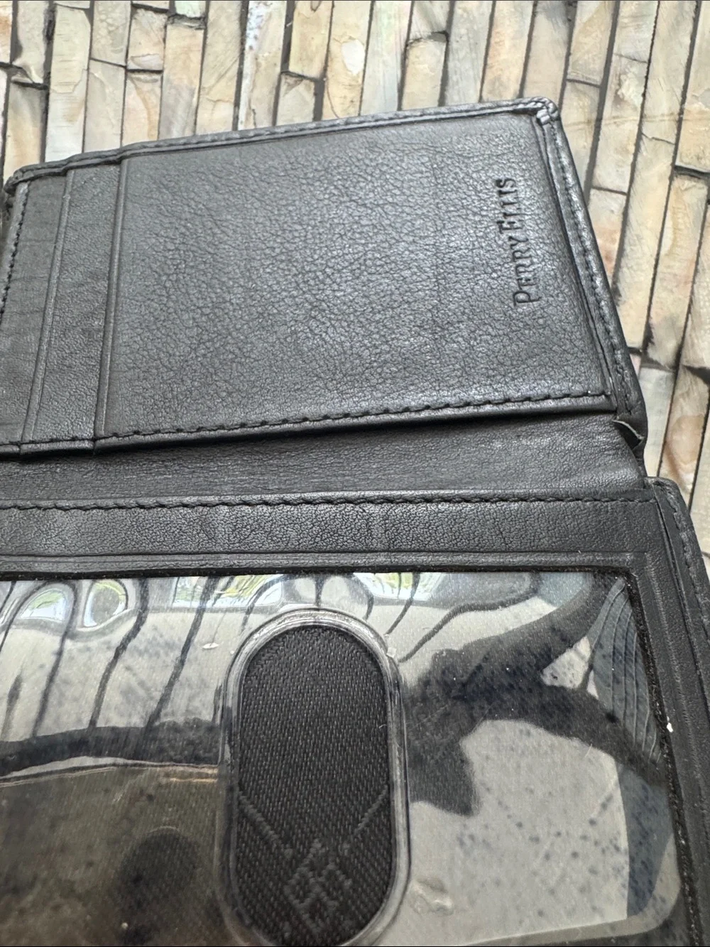 Perry Ellis Genuine LeatherClassic Black Leather Tri fold  Wallet